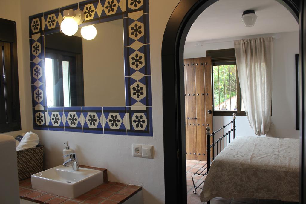 El Nispero Dulce Bed & Breakfast Alcaucin Exterior photo